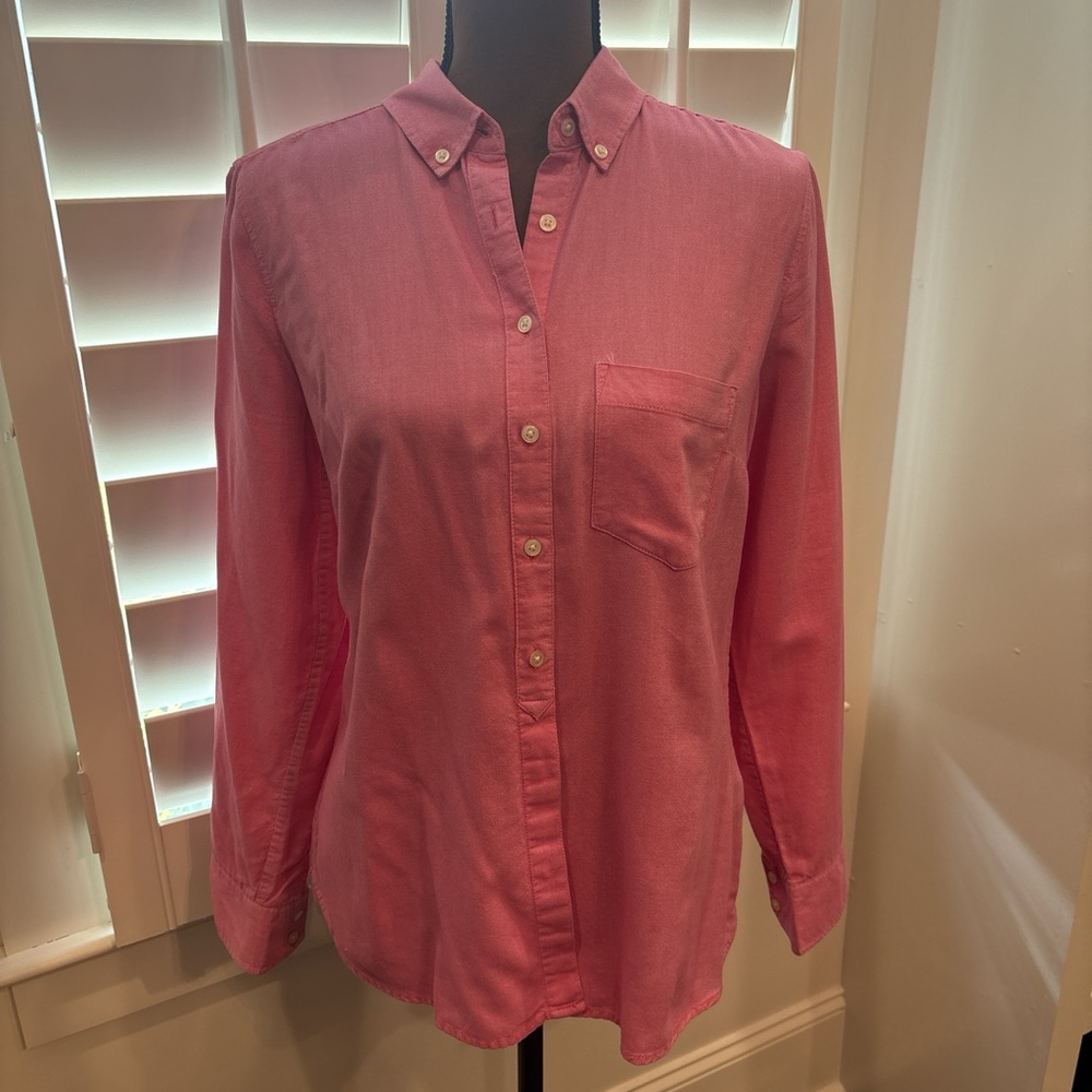 Gap Button Down Shirt